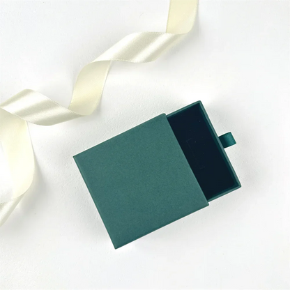 ✨ Eleganckie Personalizowane Pudełko na Biżuterię z Własnym Logo ✨
Wykwintne opakowanie premium z miękką gąbką i wysuwaną szufladką